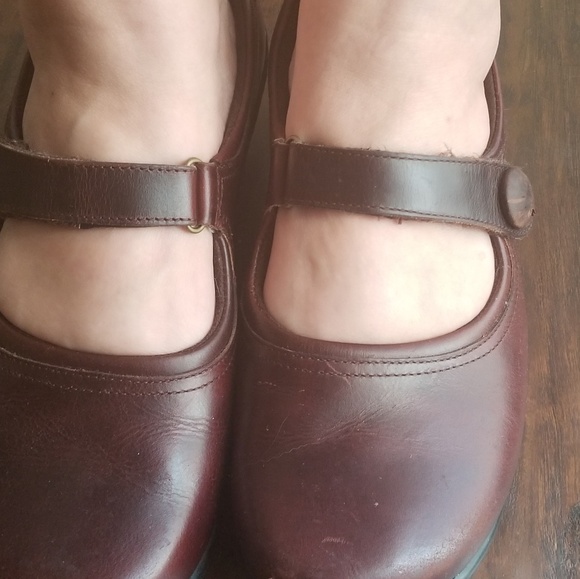 Klogs Brown Mary Jane Velcro Strap - Picture 2 of 3